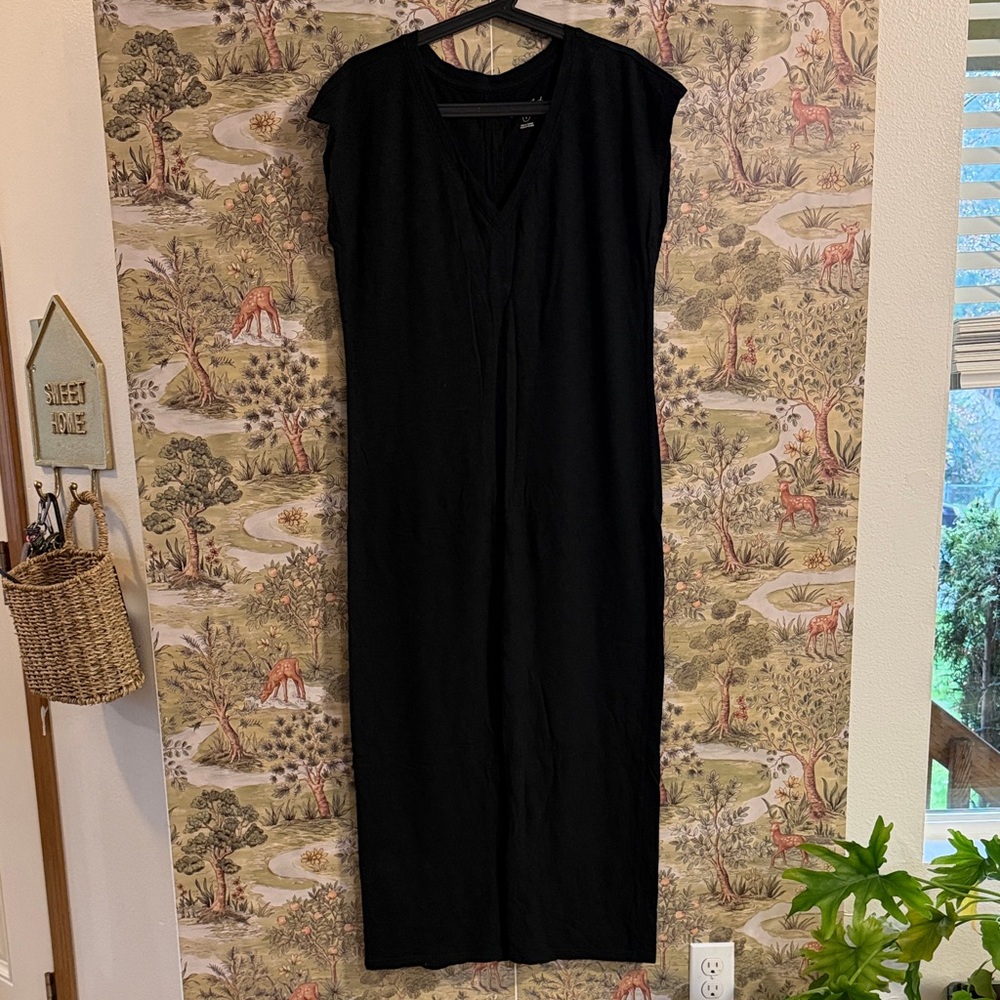 Universal Thread Black Maxi Dress